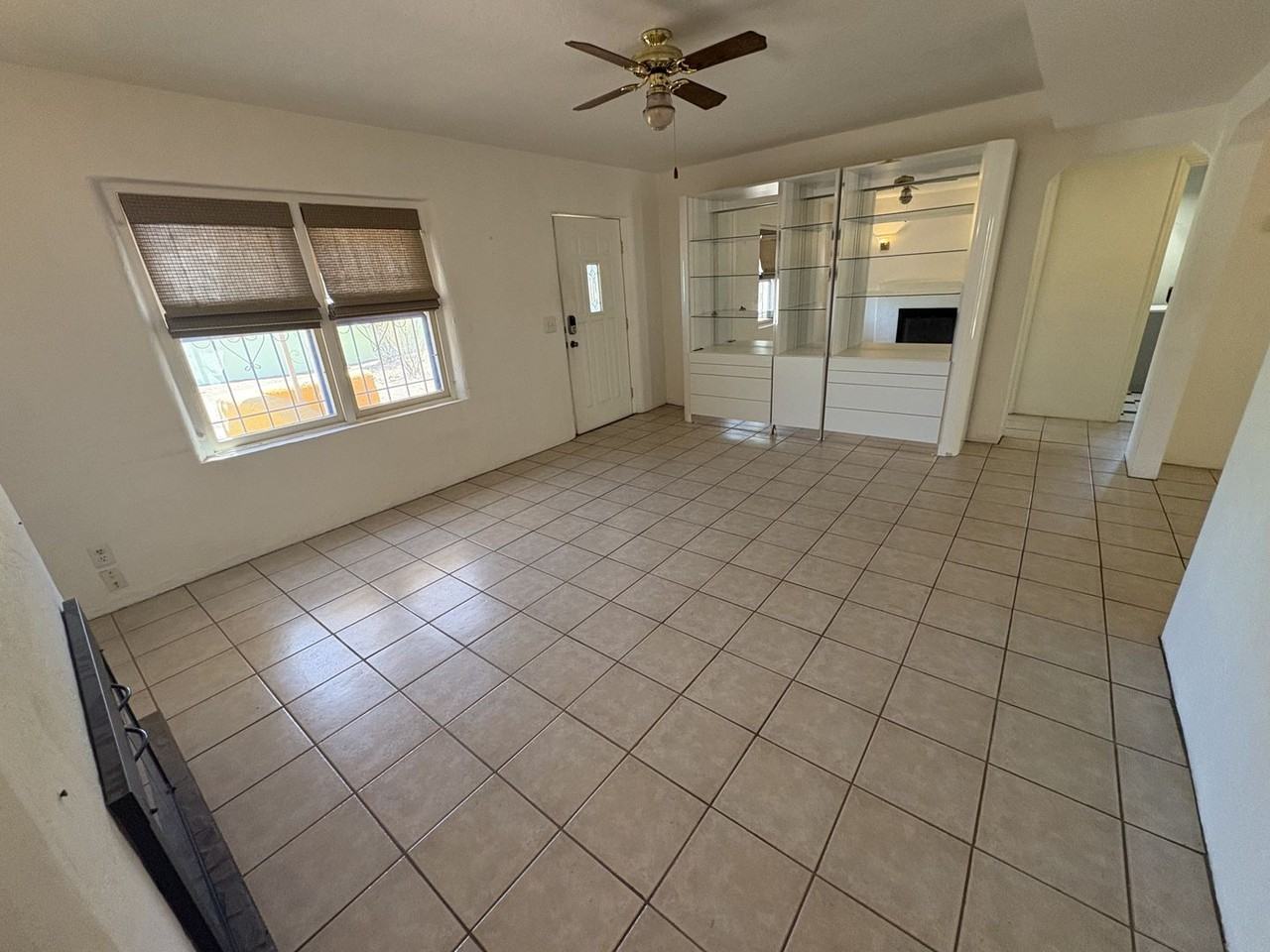 1317 N Dodge Blvd - Photo 6 of 37