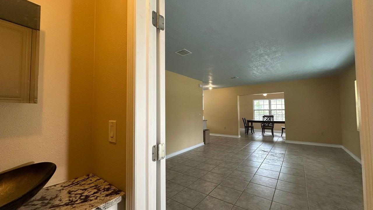 261 Caldwell St ##Fl - Photo 5 of 43