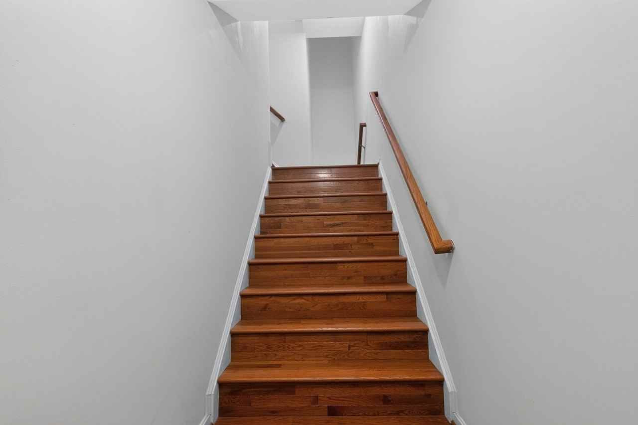 2347 Battery Hill Cir - Photo 3 of 32