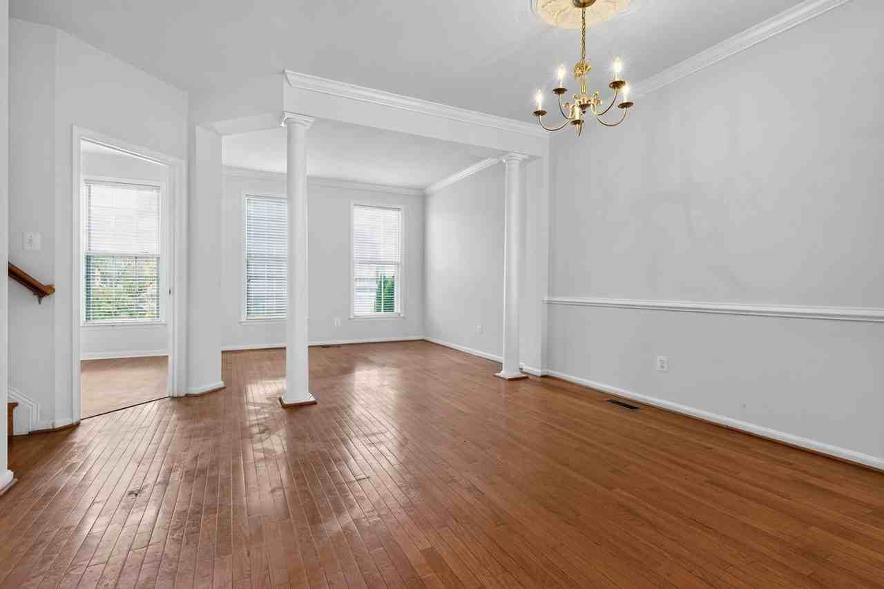 2347 Battery Hill Cir - Photo 5 of 32