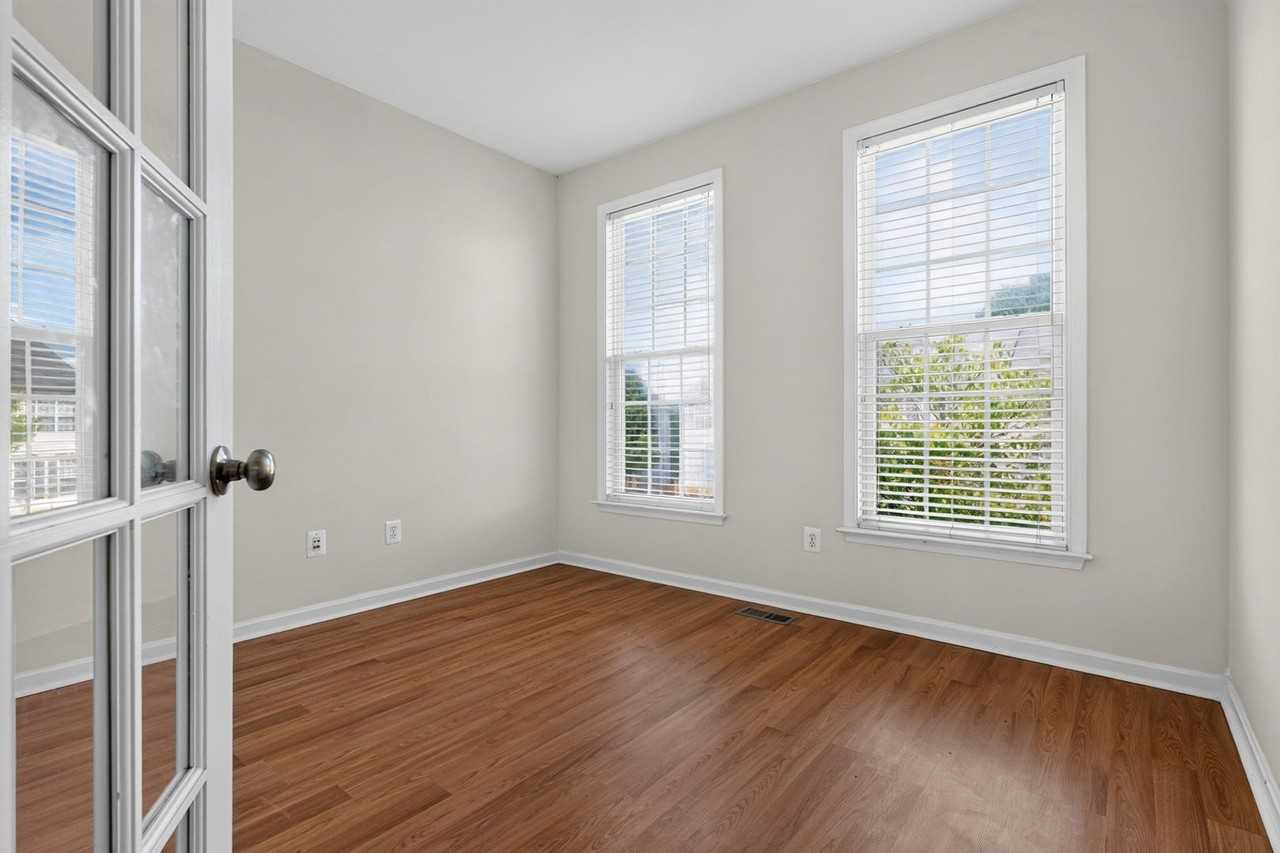 2347 Battery Hill Cir - Photo 7 of 32