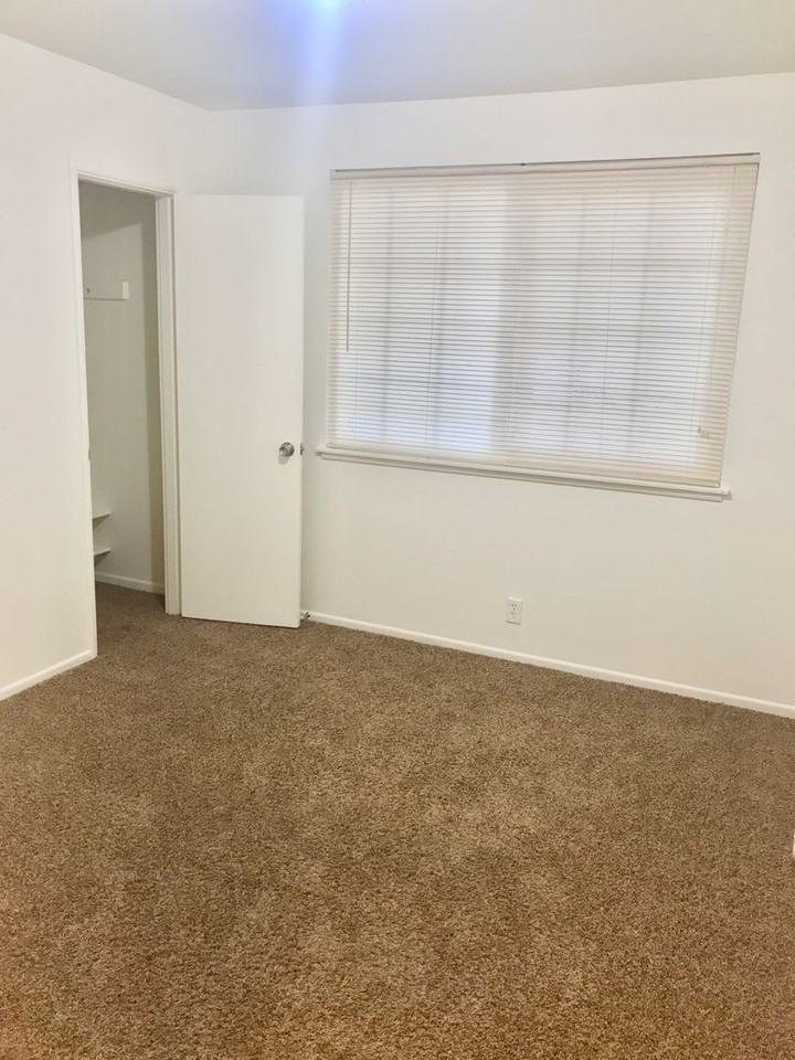 18516 E Petunia St - Photo 5 of 10