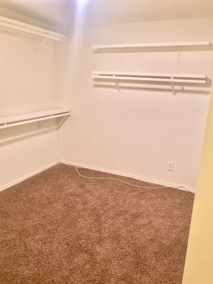 18516 E Petunia St - Photo 6 of 10
