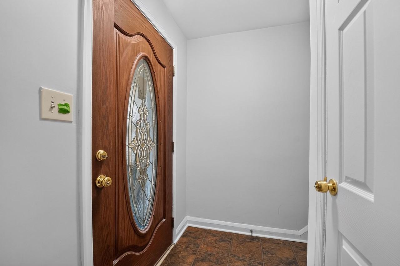 4929 Brookwood Rd - Photo 4 of 27