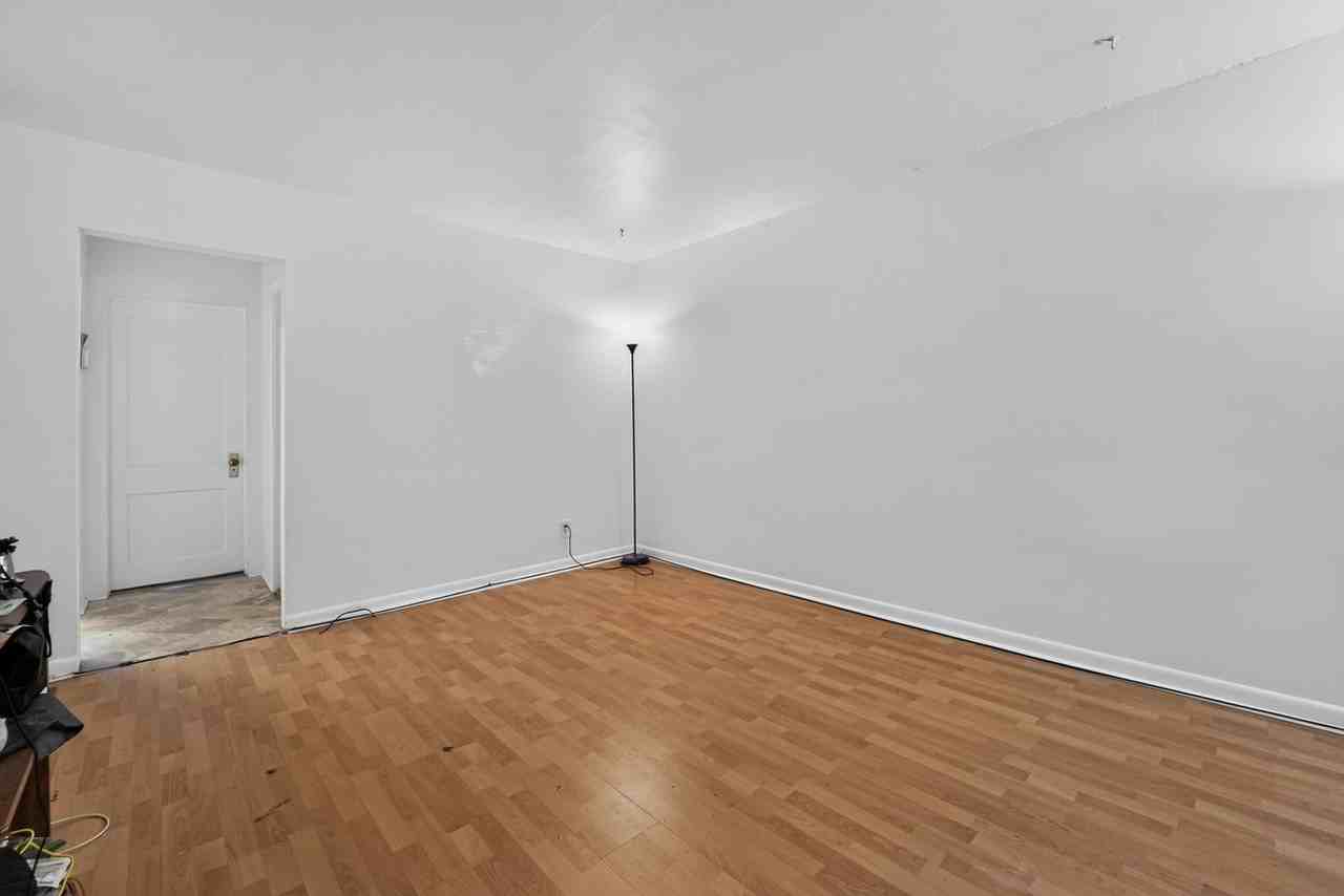 4929 Brookwood Rd - Photo 6 of 27
