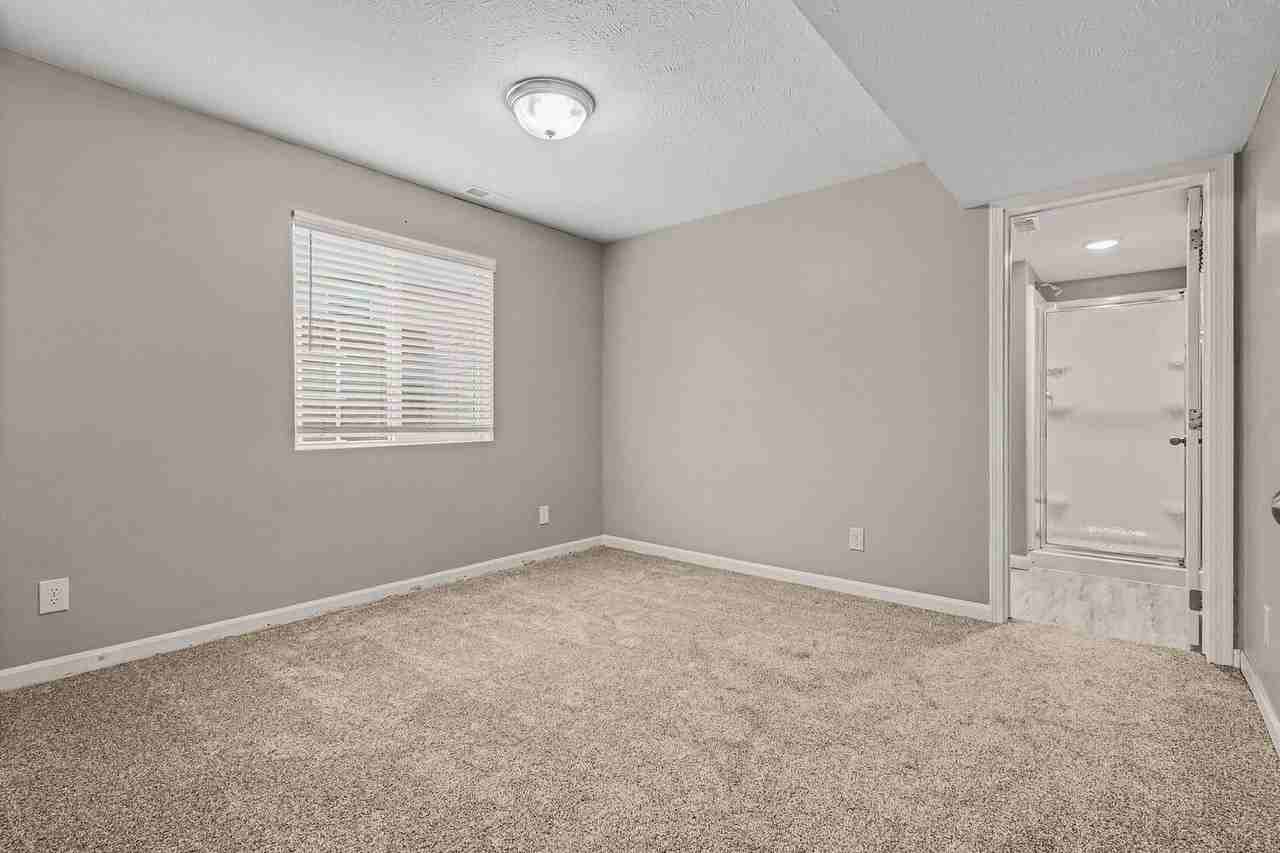 1059 N 170th Ave - Photo 6 of 17