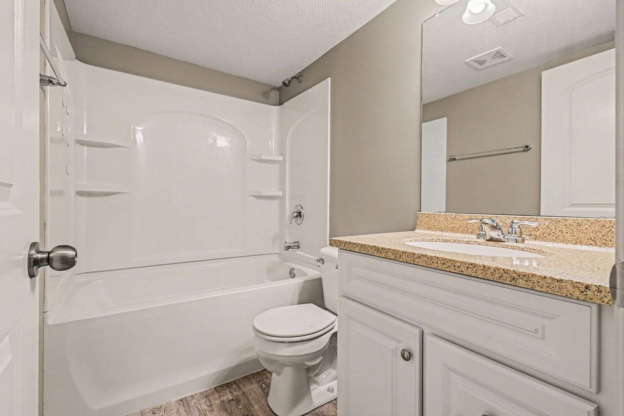 1059 N 170th Ave - Photo 7 of 17