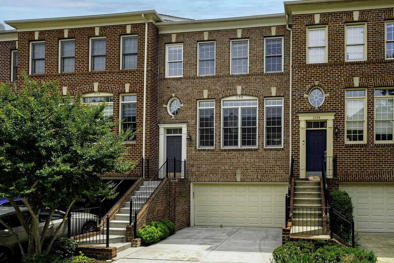1156 Regal Oak Dr