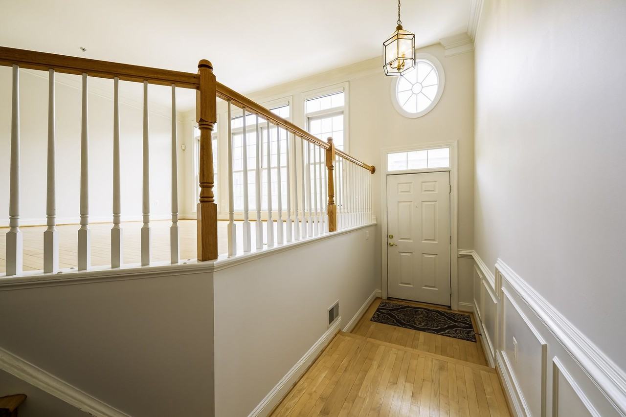 1156 Regal Oak Dr - Photo 3 of 50
