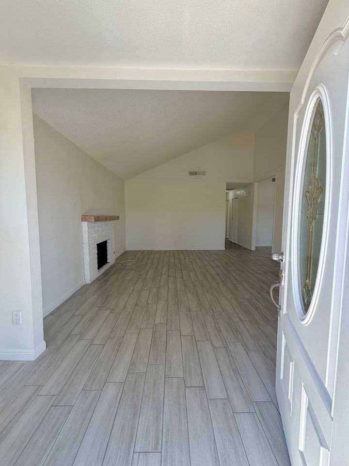 6200 Cedarwood Ave - Photo 3 of 29