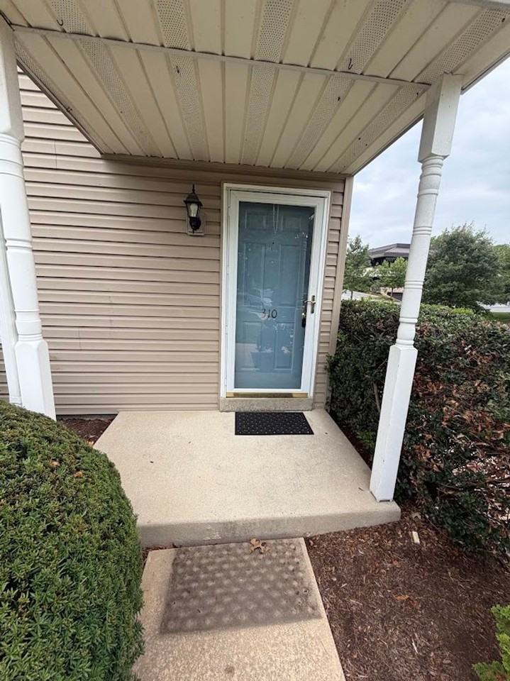 310 Peters Way - Photo 3 of 6