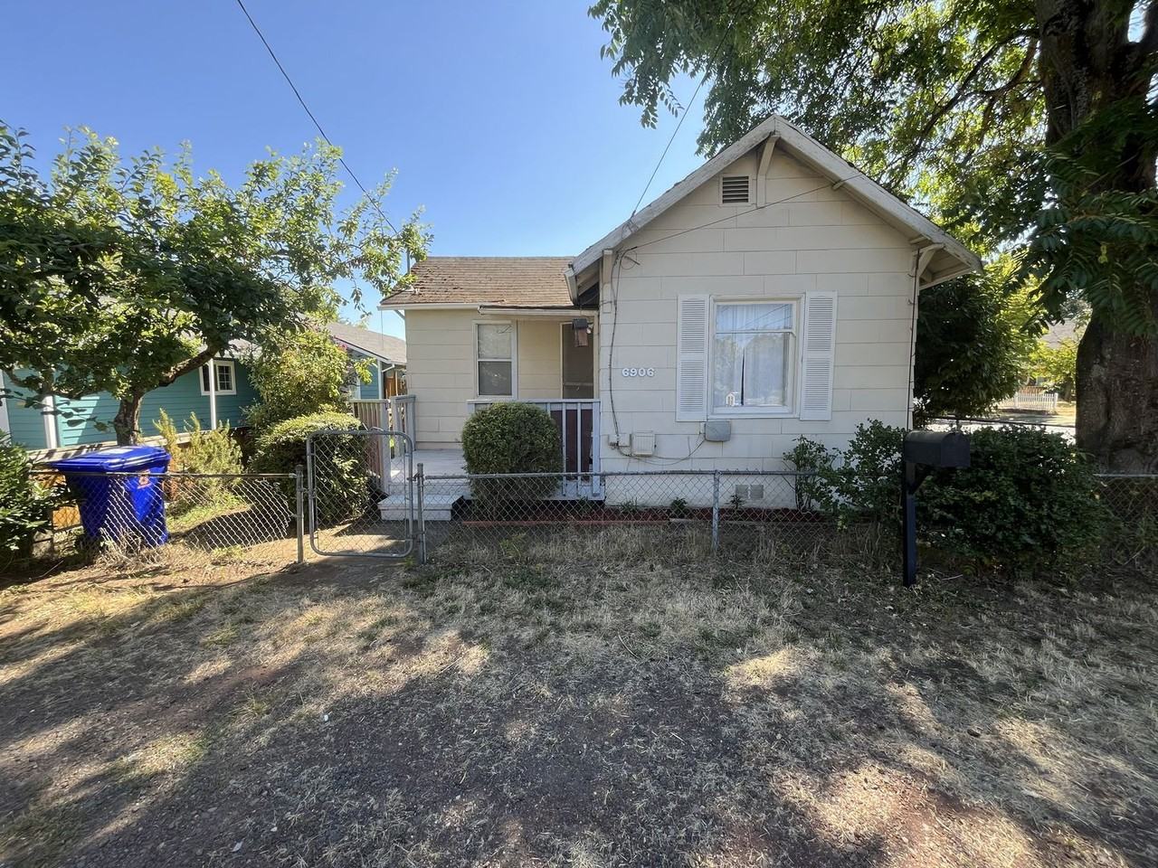6906 N Newcastle Ave - Photo 2 of 34