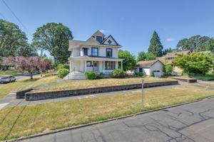 featured image of 2338 18th Ave