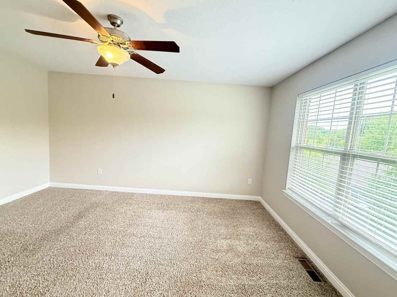 611 Knob Hill Ave - Photo 6 of 19