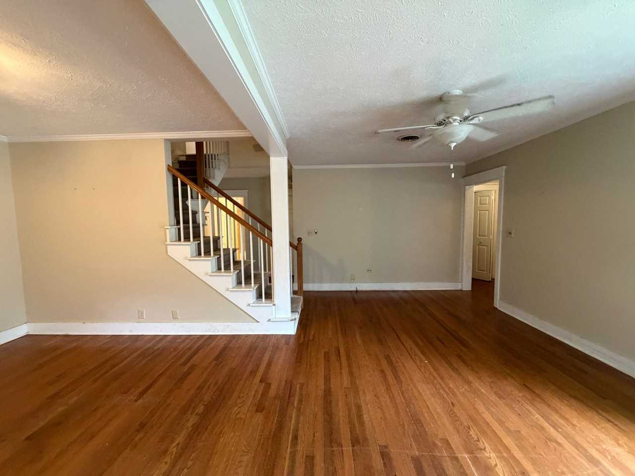 207 Goodman Pl - Photo 7 of 36