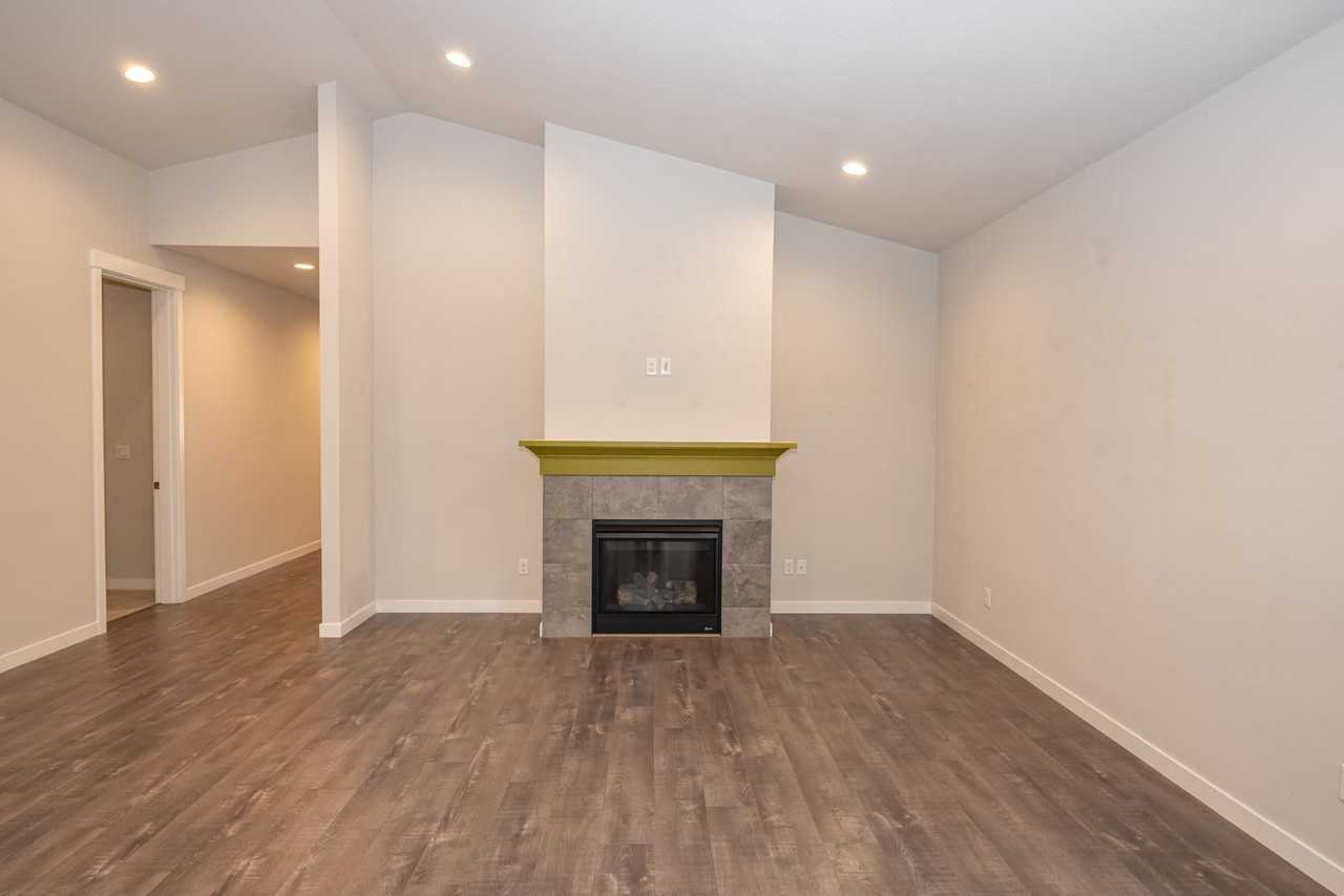 4507 Ne 182nd St - Photo 7 of 18