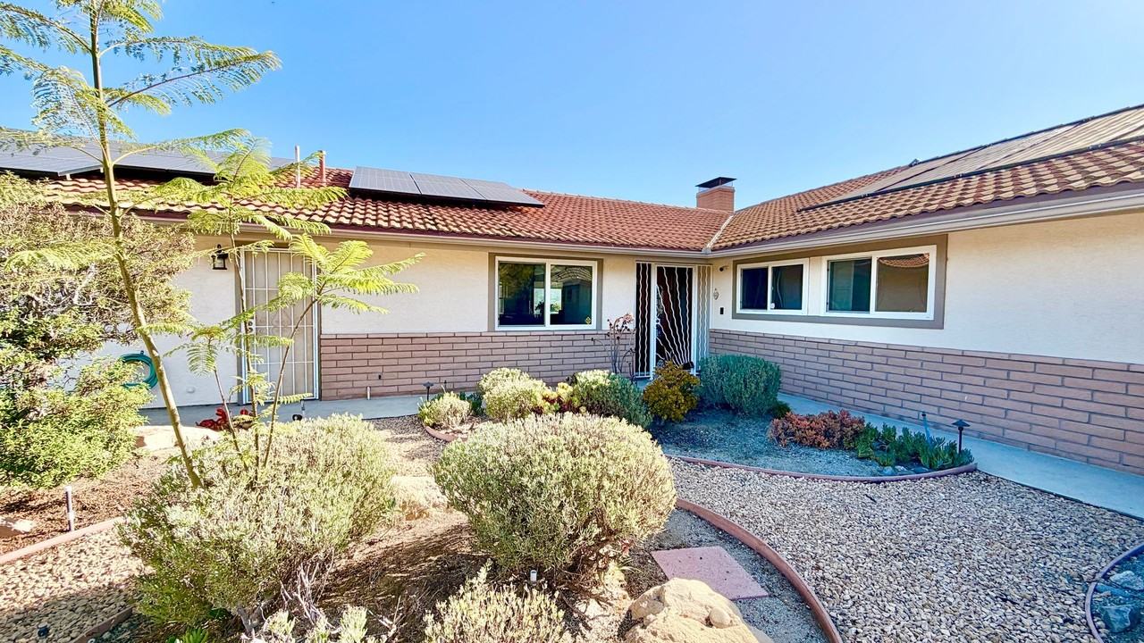 1509 Macadamia Dr - Photo 3 of 50