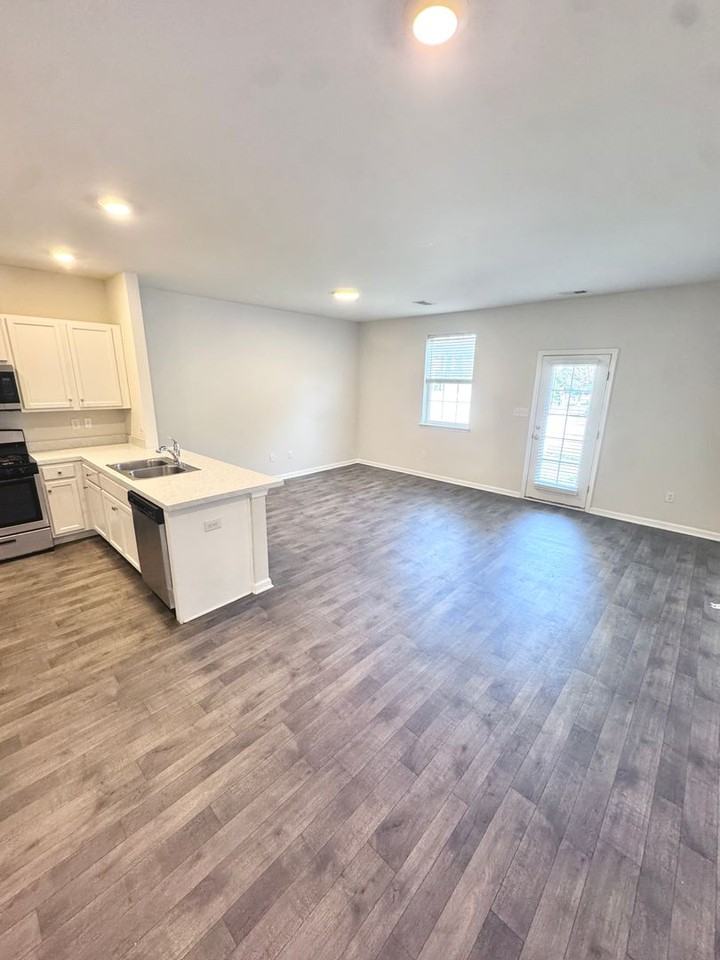 1161 Lova Ln - Photo 3 of 21