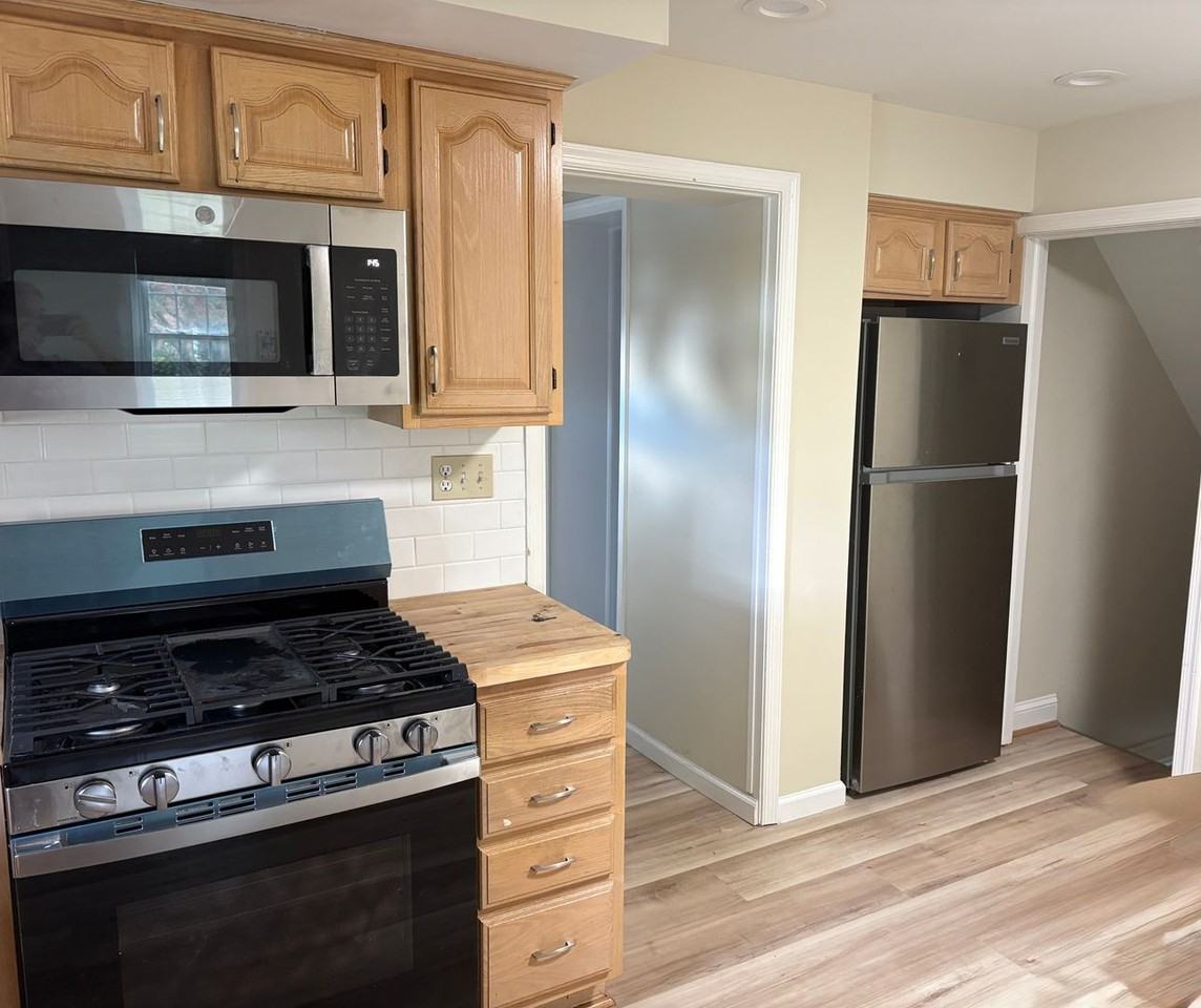 1011 Providence Rd - Photo 4 of 18