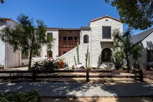 1221 S Sycamore Ave - Photo 1 of 1