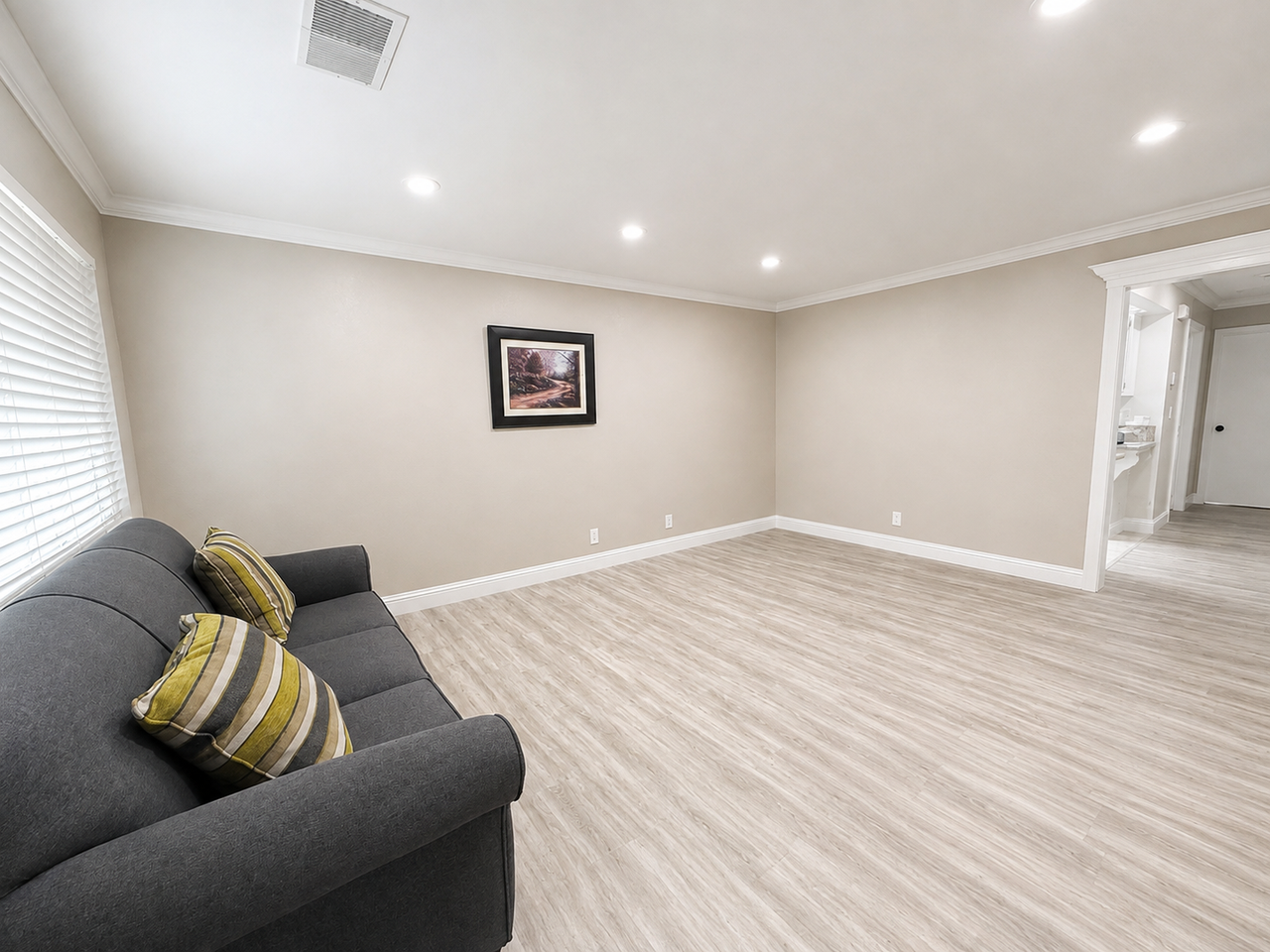 604 Ester Way - Photo 4 of 11