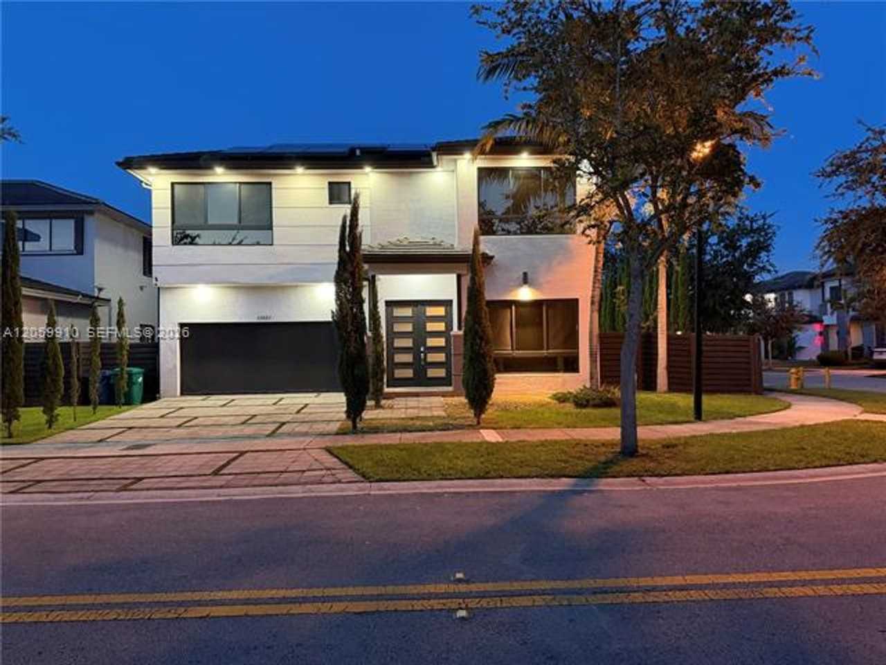 13661 Sw 160th Ct #13661 - Photo 3 of 50
