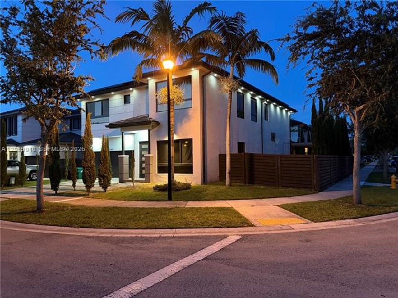 13661 Sw 160th Ct #13661 - Photo 4 of 50