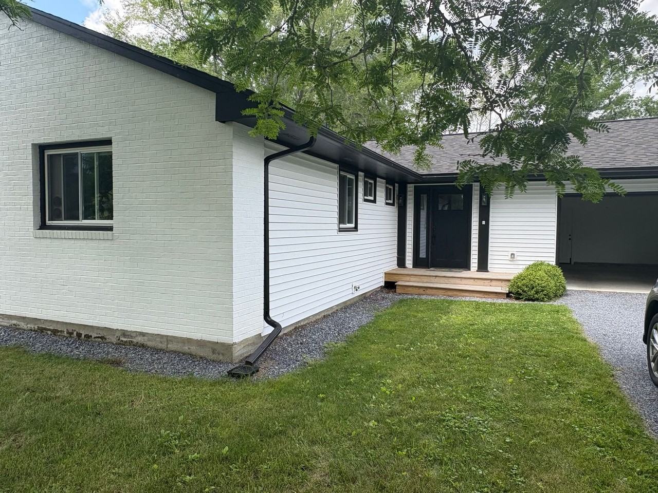 73 Candlewood Dr - Photo 2 of 17