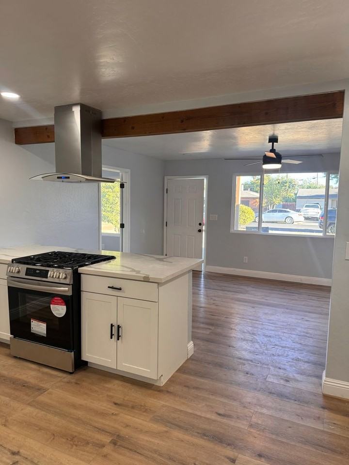 2719 E Norwich Ave - Photo 6 of 31
