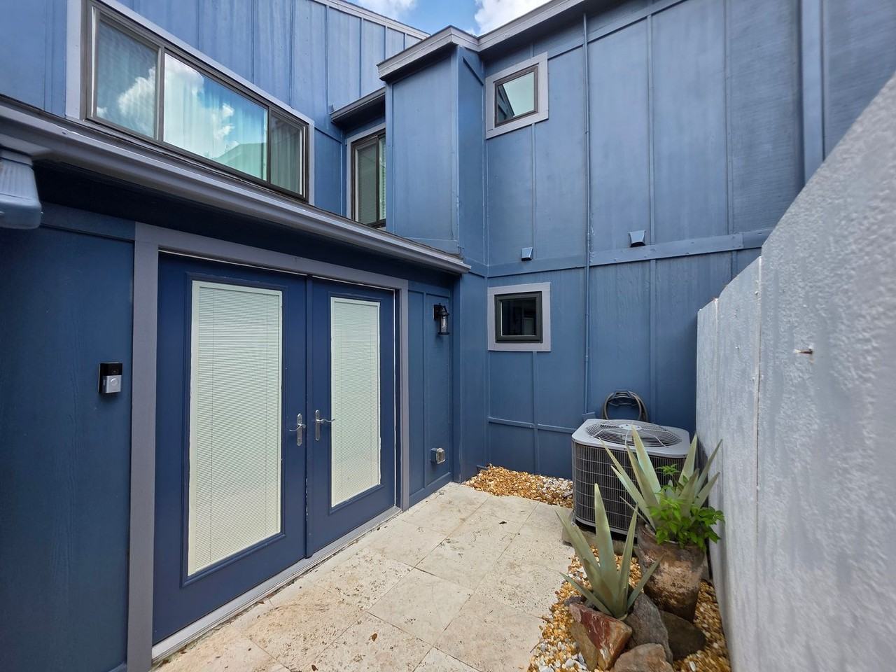 208 Pine Cone Trl - Photo 3 of 47