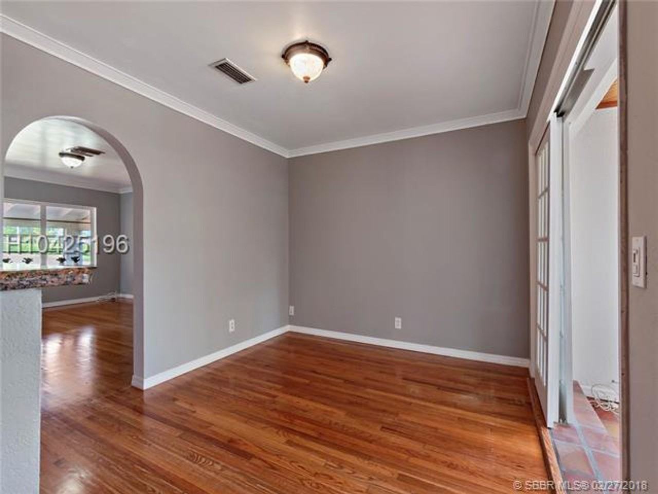 1404 Plunkett St - Photo 5 of 11