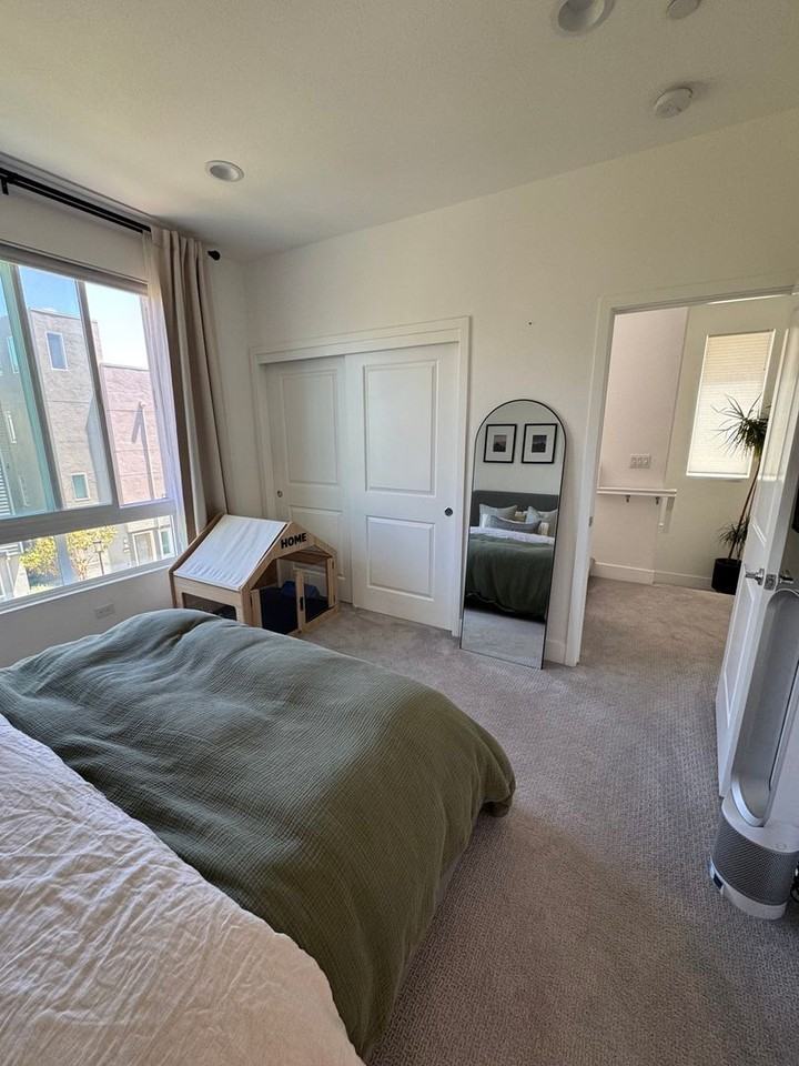 892 Estuary St - Photo 7 of 32