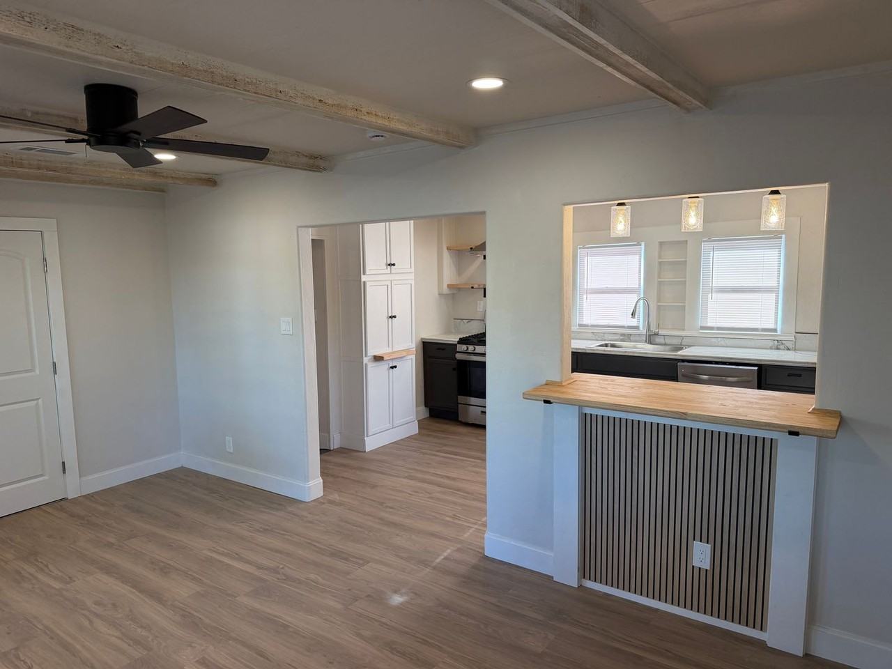 1506 S Central St - Photo 3 of 15