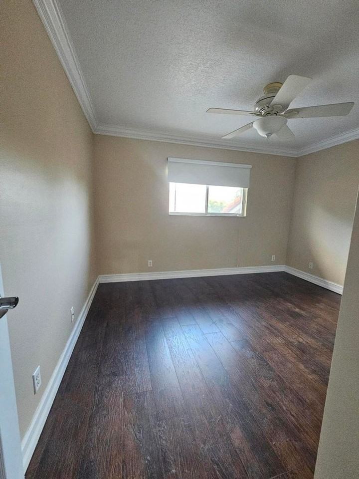7526 Pinewalk Dr S - Photo 6 of 23