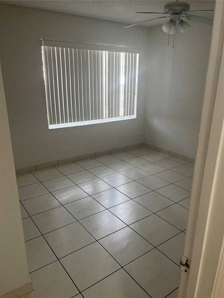 13412 Nw 5th Pl #13412 - Photo 6 of 15