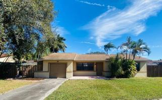 featured image of 18437 Spanish Isles Pl