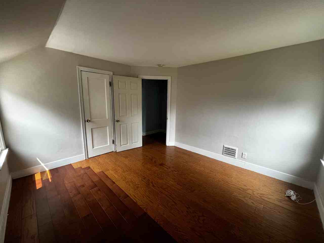 117 Wyoming Ave Uppr - Photo 5 of 8