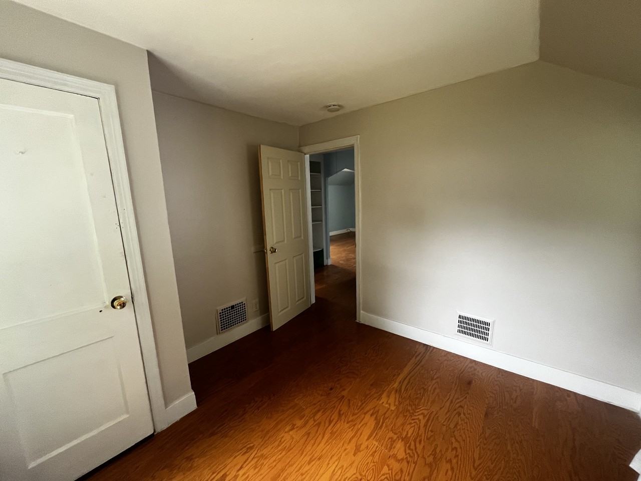 117 Wyoming Ave Uppr - Photo 7 of 8