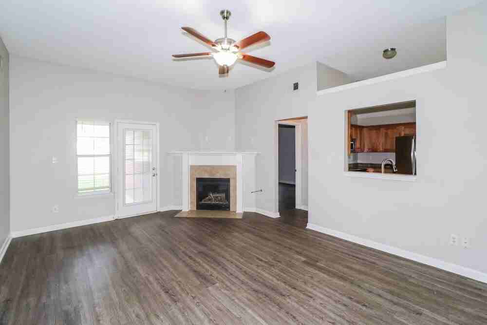 5760 Landau Dr - Photo 5 of 17