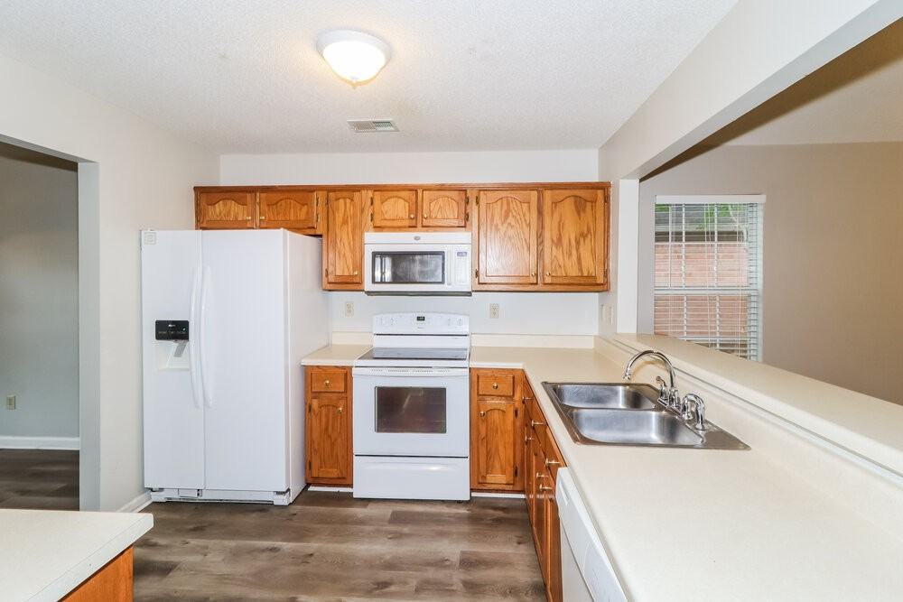 5892 Alexandria Ln - Photo 7 of 16