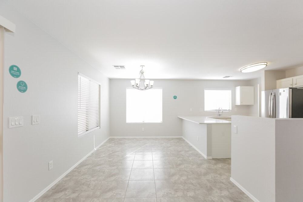 12456 W Mandalay Ln - Photo 6 of 17