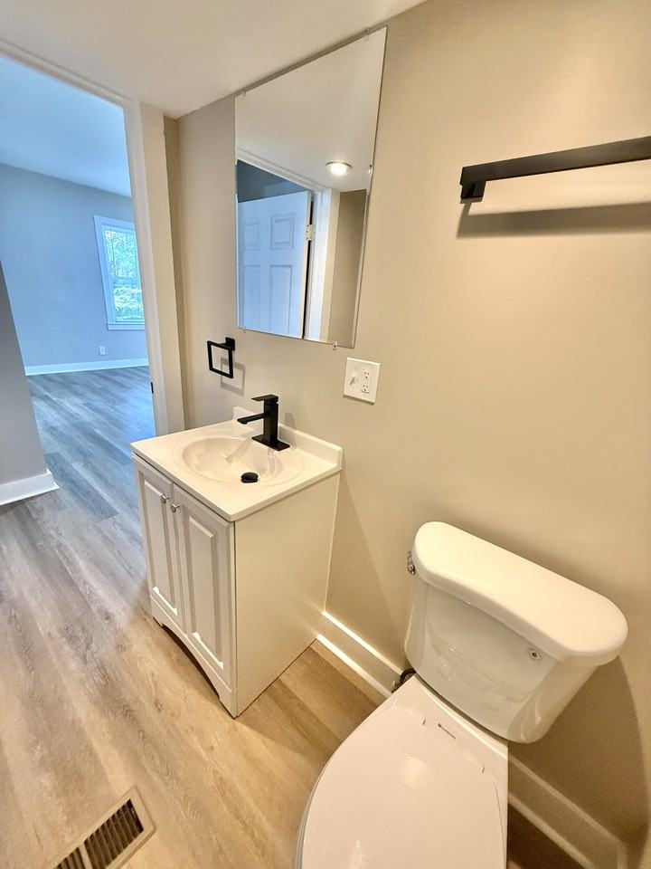 314 N Mechanic St #3 - Photo 6 of 11