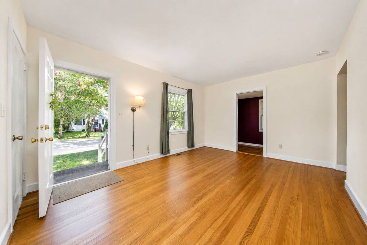 702 Tanyard St - Photo 2 of 12