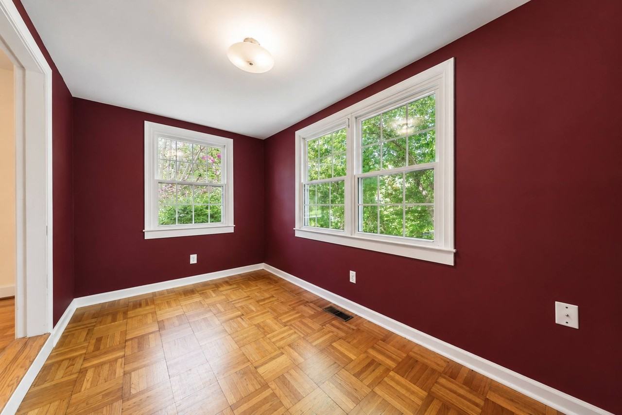 702 Tanyard St - Photo 3 of 12