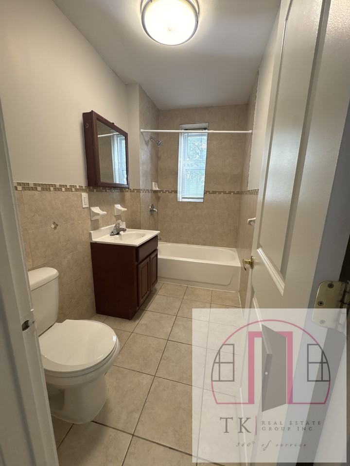 1062 West Side Avenue #42 - Photo 3 of 9