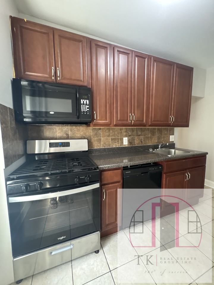 1062 West Side Avenue #42 - Photo 6 of 9