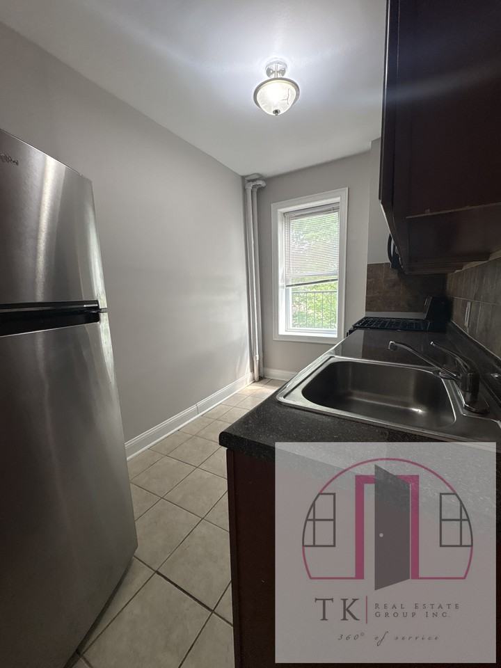 1062 West Side Avenue #42 - Photo 5 of 9