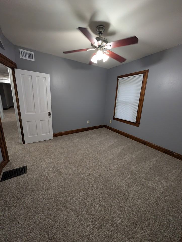1268 Sw Western Ave #2B - Photo 7 of 12