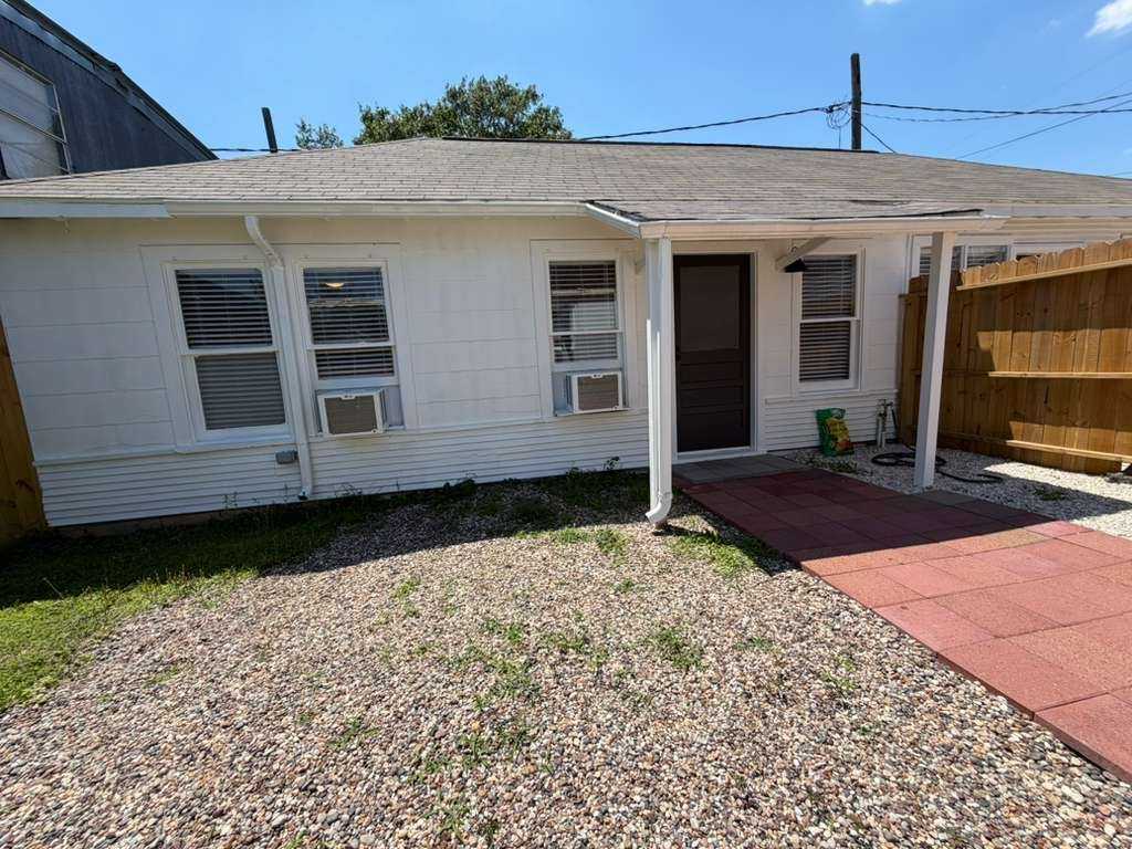 1109 Walton Street - Photo 5 of 7
