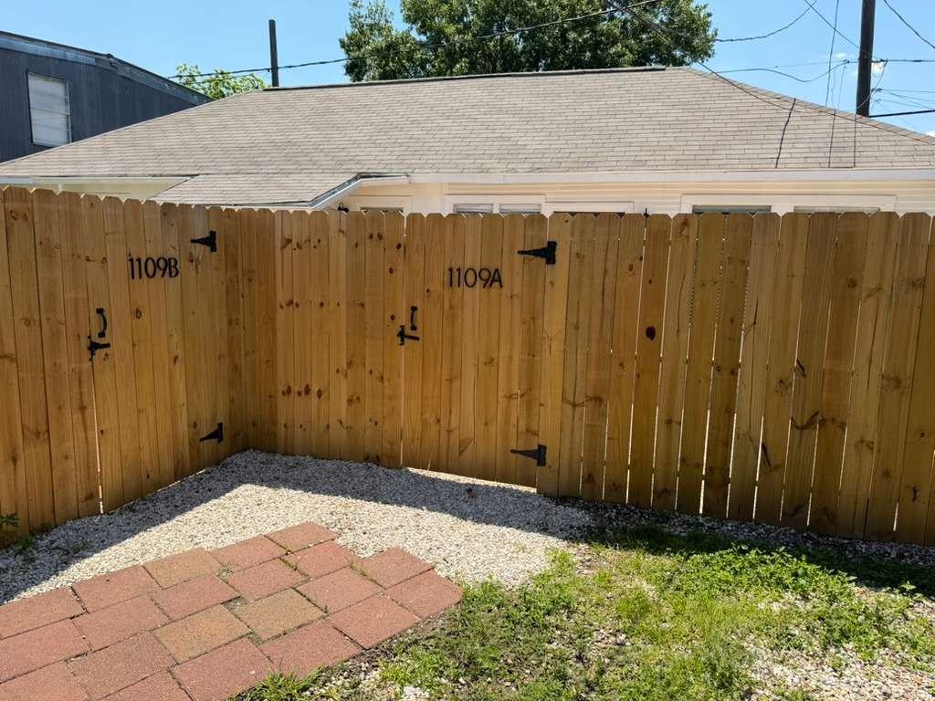 1109 Walton Street - Photo 6 of 7